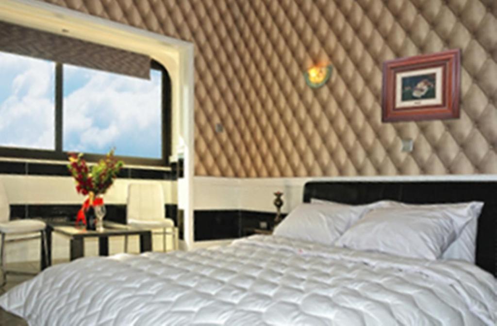 Vergi City Hotel Voroklini Room photo